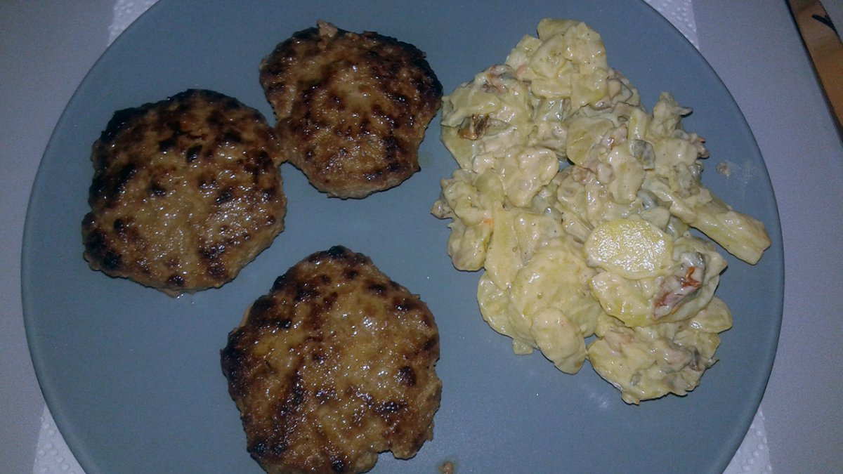 Frikadellen Kartoffelsalat.jpg