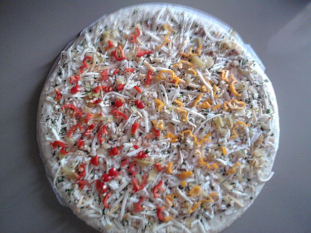 Pizza ungebacken.jpg