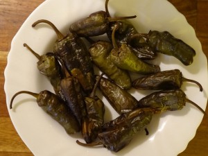 Pimientos_de_Padron_geraeuchert