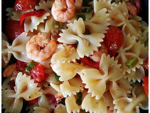 Pasta mit Garnelen, Kirschtomaten und Chili