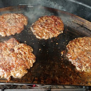 Smashed Burger #2: Patties gewendet