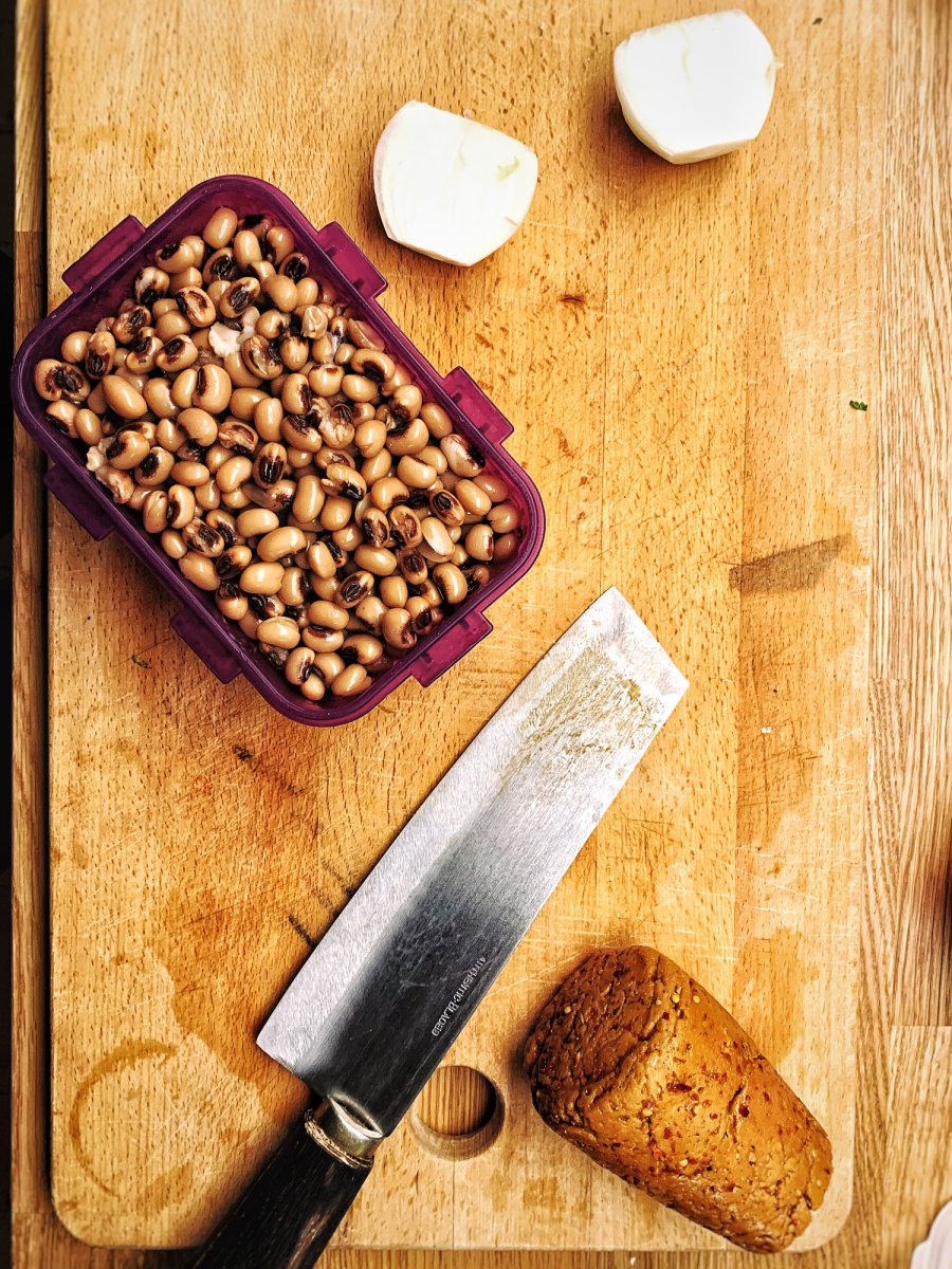 Bohnen, Zwiebel, Seitan