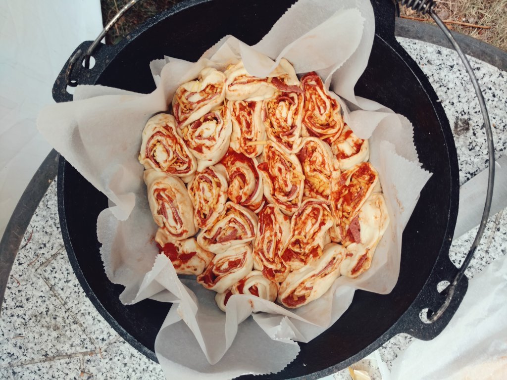 Dutch Oven Pizza