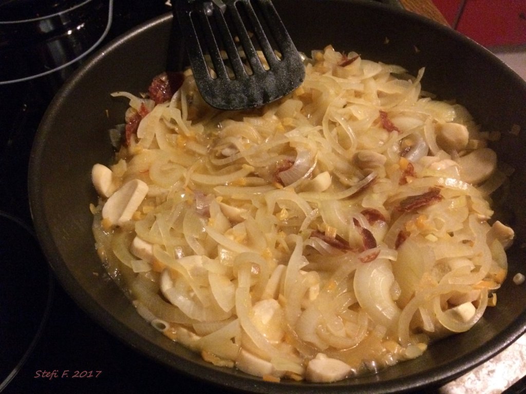 Mit Habanerosalami und etwas Öl anbraten...