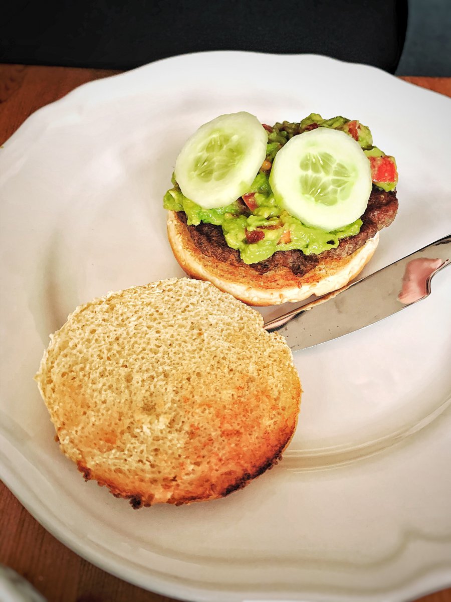 Muttis Avocado-Burger