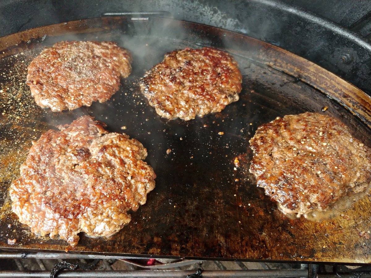 Smashed Burger #2: Patties gewendet