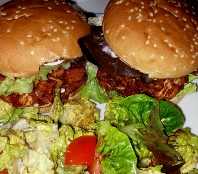 Veganer "Pulled Pork" Burger